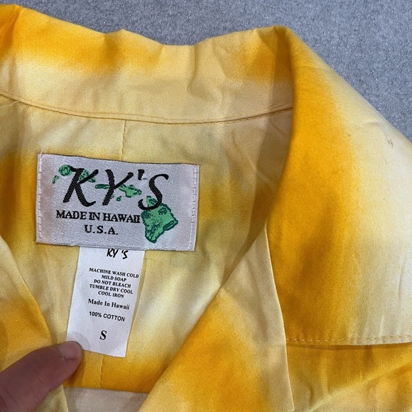 [S]KY’s Tropical Ocean Print Yellow Cotton Hawaiian Shirt Shark Sea Turtle USA - Picture 3 of 7